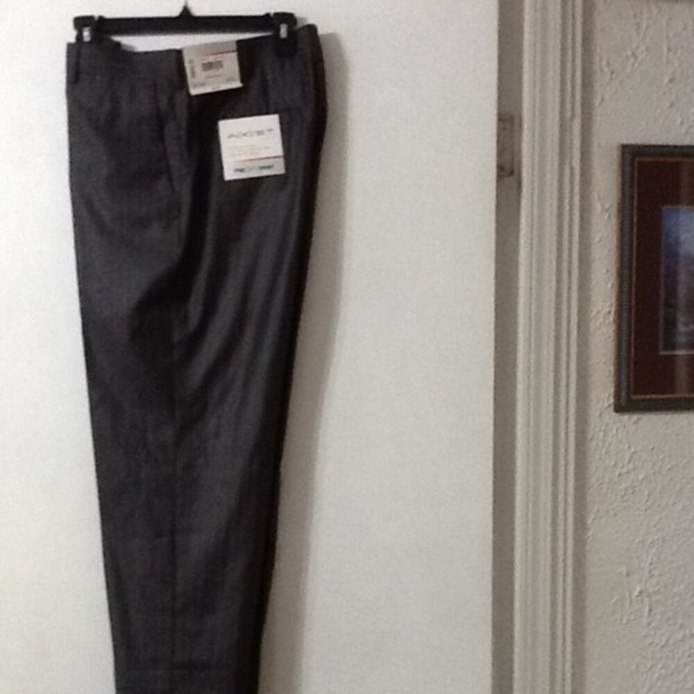 A[x]ist gray irregular dress pants 32x32, M Dr P 2